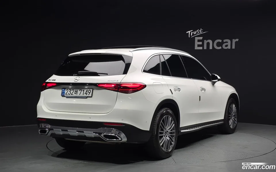 Mercedes-Benz GLC-Class GLC300 4MATIC 2025 — фото 1, купить с доставкой в Москву