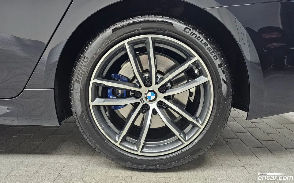 BMW 5 Series 520i M 2022 — миниатюра 2
