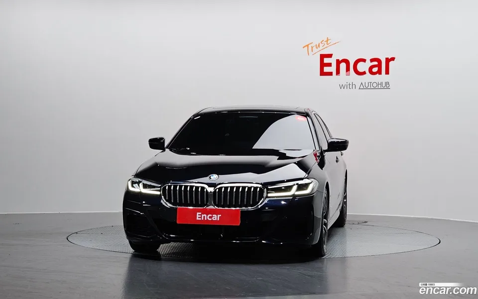 BMW 5 Series 520i M 2022 — миниатюра 3