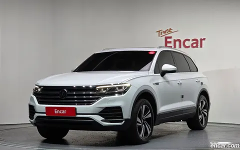 Volkswagen Touareg 2023 buy in Moscow