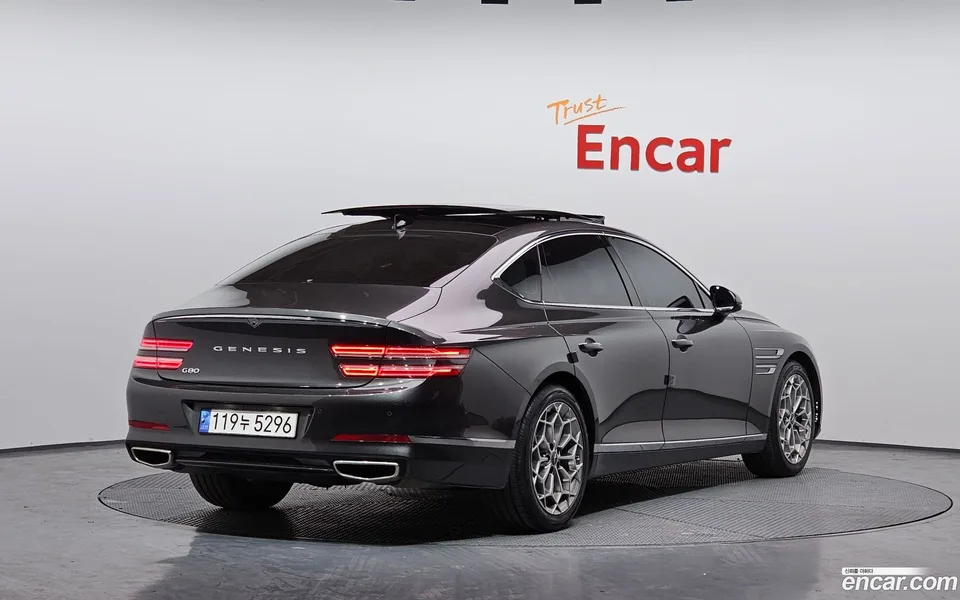Genesis G80 2.5 2WD 2022 — фото 1, купить с доставкой в Москву
