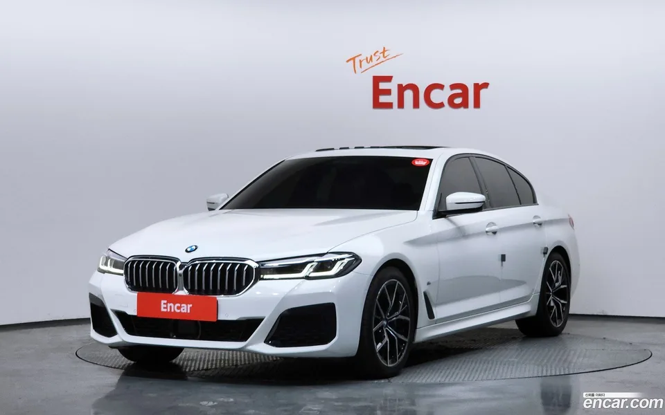 BMW 5 Series 530i M 2023 — фото 1, купить с доставкой в Москву