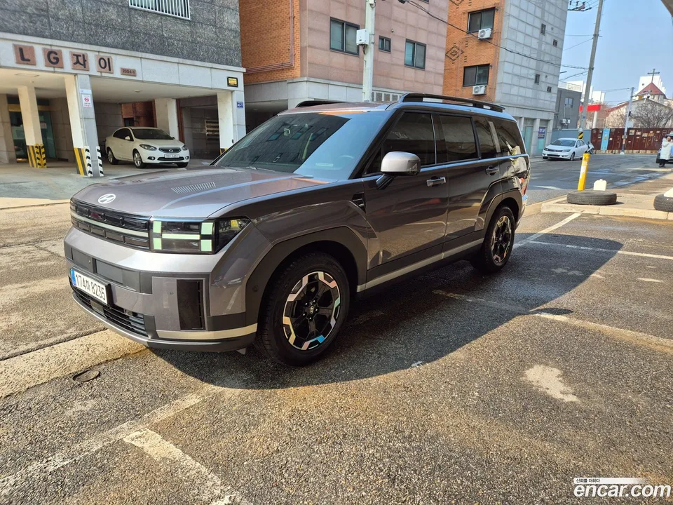 Hyundai SantaFe 2.5T 2WD 2023 — фото 1, купить с доставкой в Москву