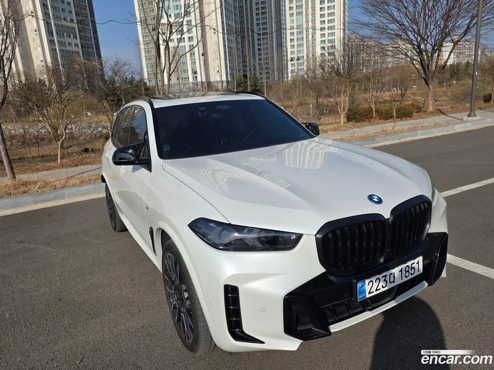 BMW X5 xDrive 50e M 2025 — миниатюра 3