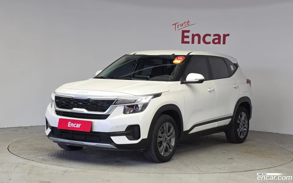 Kia Seltos 1.6 2WD 2022 — фото 1, купить с доставкой в Москву