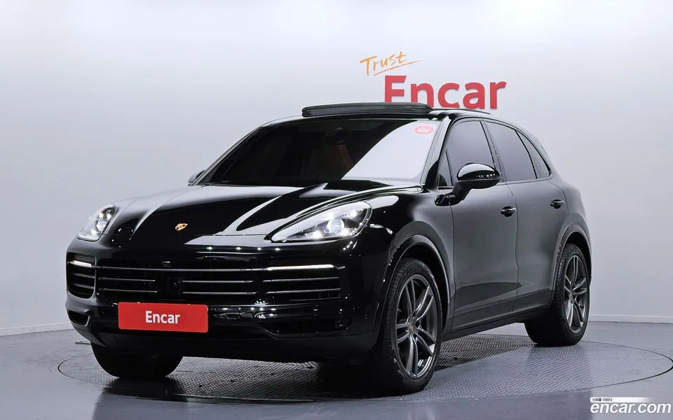 Porsche Cayenne 3.0 2023 — фото 1, купить с доставкой в Москву
