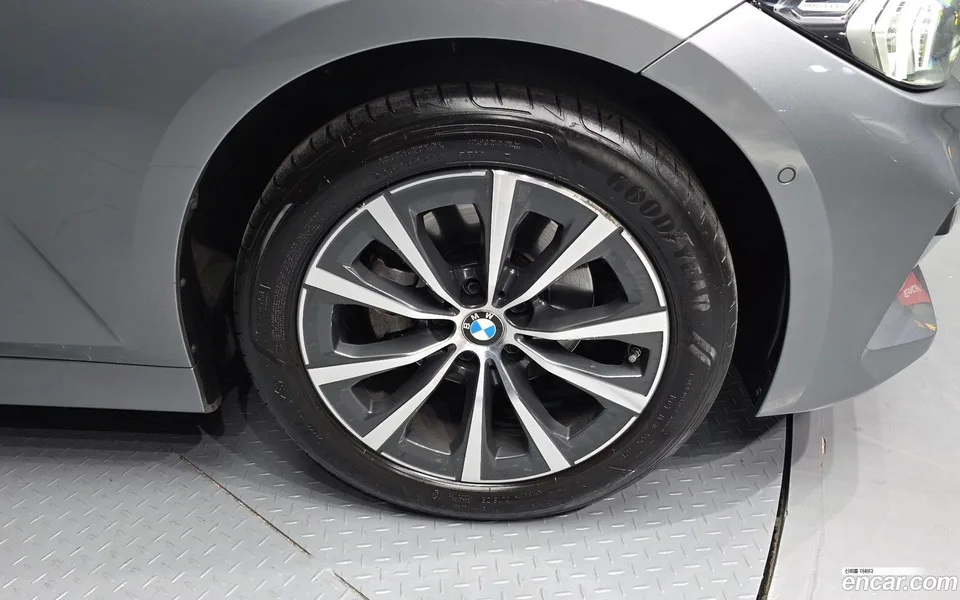 BMW 3 Series 320d 2023 — миниатюра 2