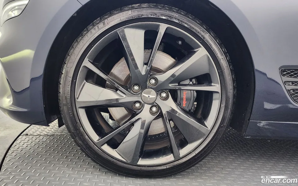 Genesis G70 Shooting Brake 2.0T 2WD 2022 — миниатюра 2