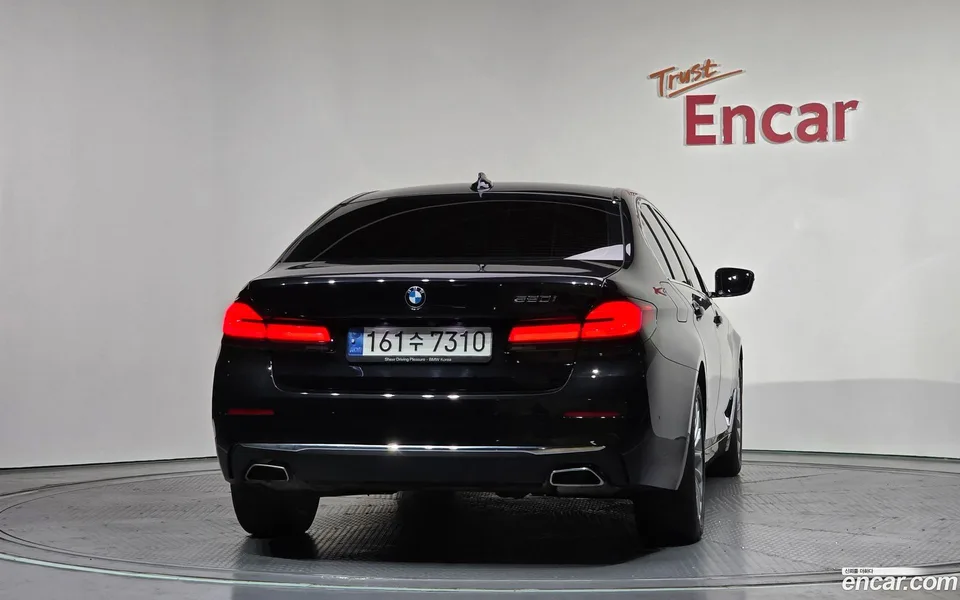 BMW 5 Series 520i 2022 — миниатюра 4