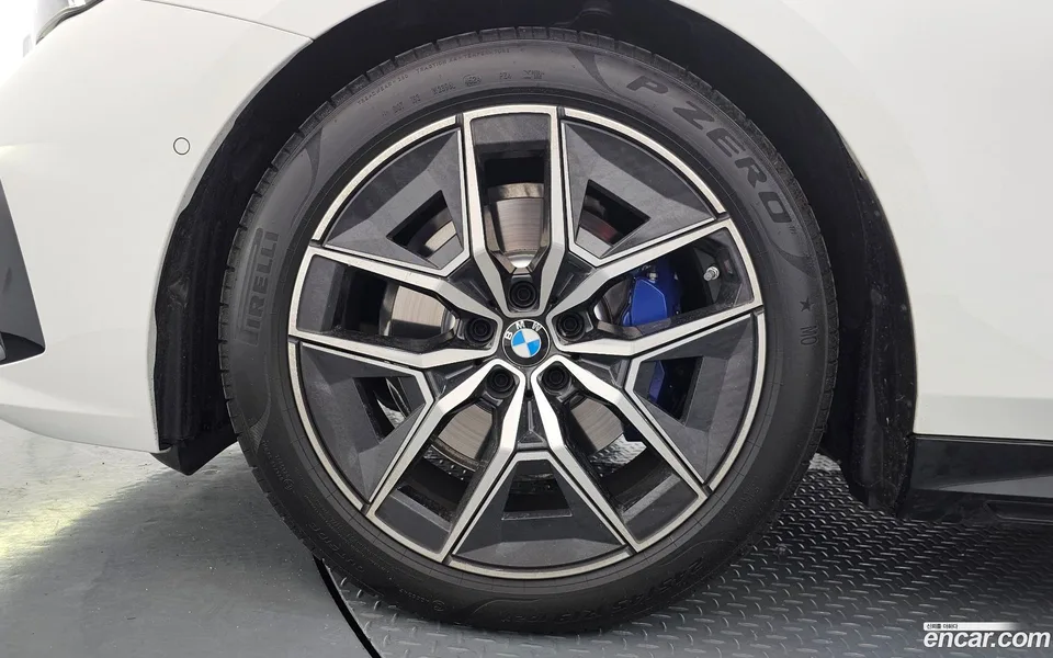 BMW 5 Series 520i M 2025 — миниатюра 5