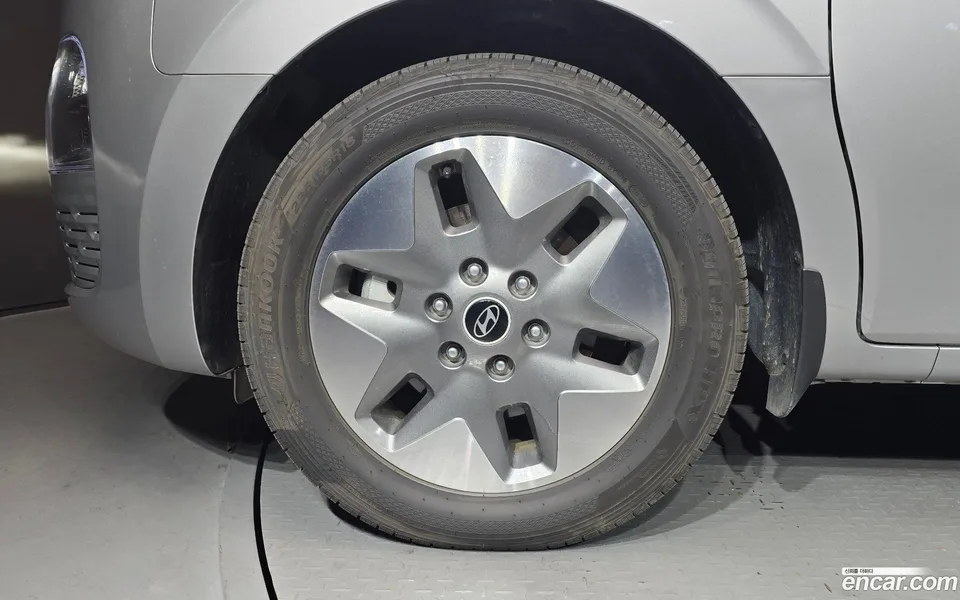Hyundai Staria HEV 1.6 11 2024 — миниатюра 2