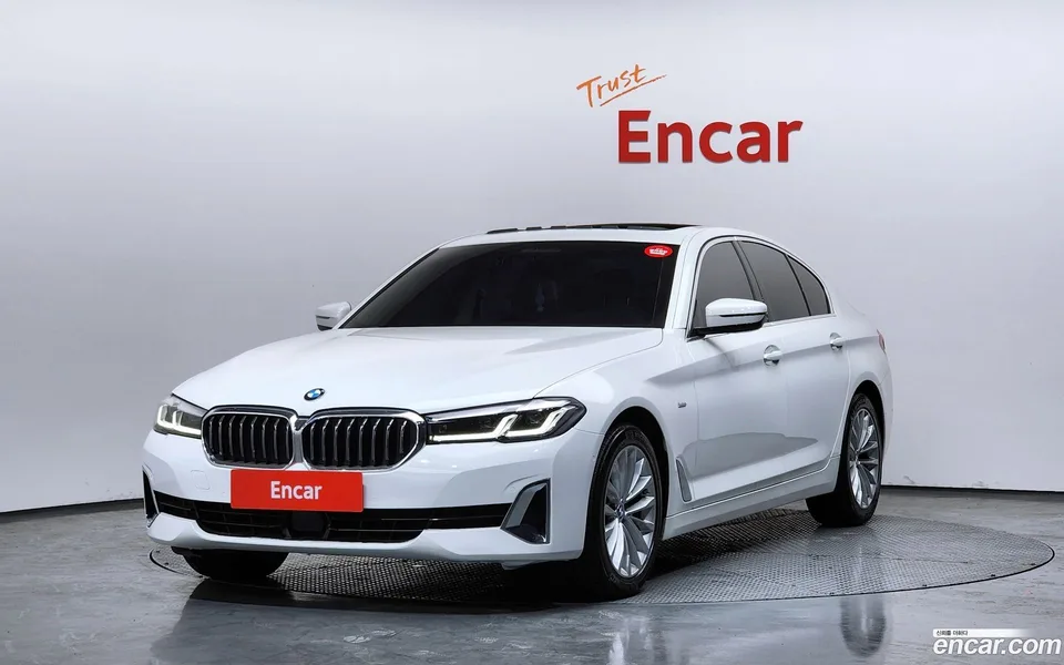 BMW 5 Series 523d xDrive 2022 — фото 1, купить с доставкой в Москву