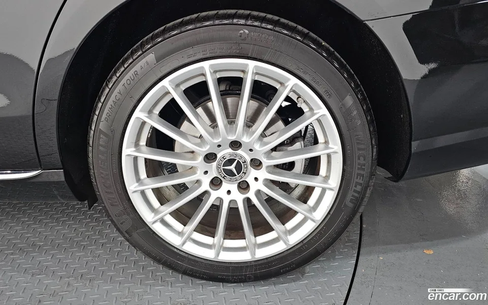Mercedes-Benz E-Class E250 2022 — миниатюра 2
