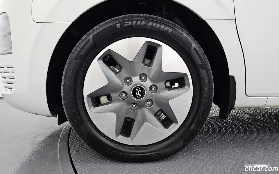 Hyundai Staria 4WD 9 2023 — миниатюра 2