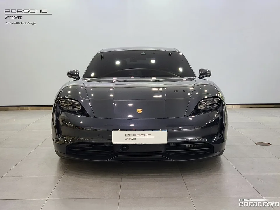 Porsche Taycan 2023 — миниатюра 3