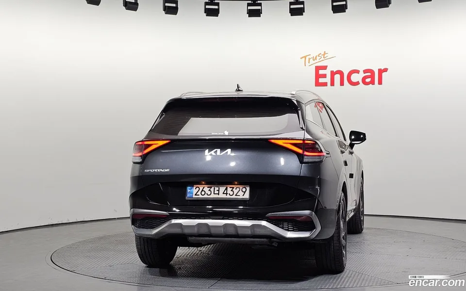 Kia Sportage 1.6 2WD 2023 — миниатюра 4