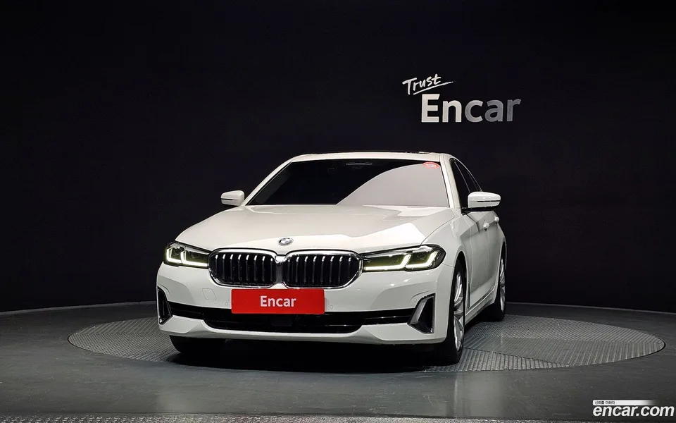 BMW 5 Series 520i 2022 — миниатюра 3