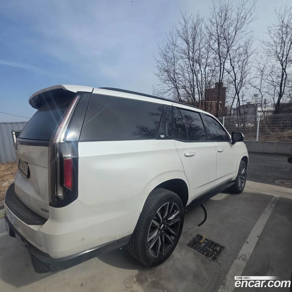 Cadillac Escalade 6.2 2023 — миниатюра 3