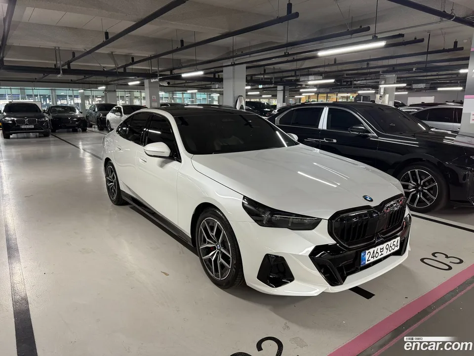 BMW 5 Series 520i M 2025 — миниатюра 3