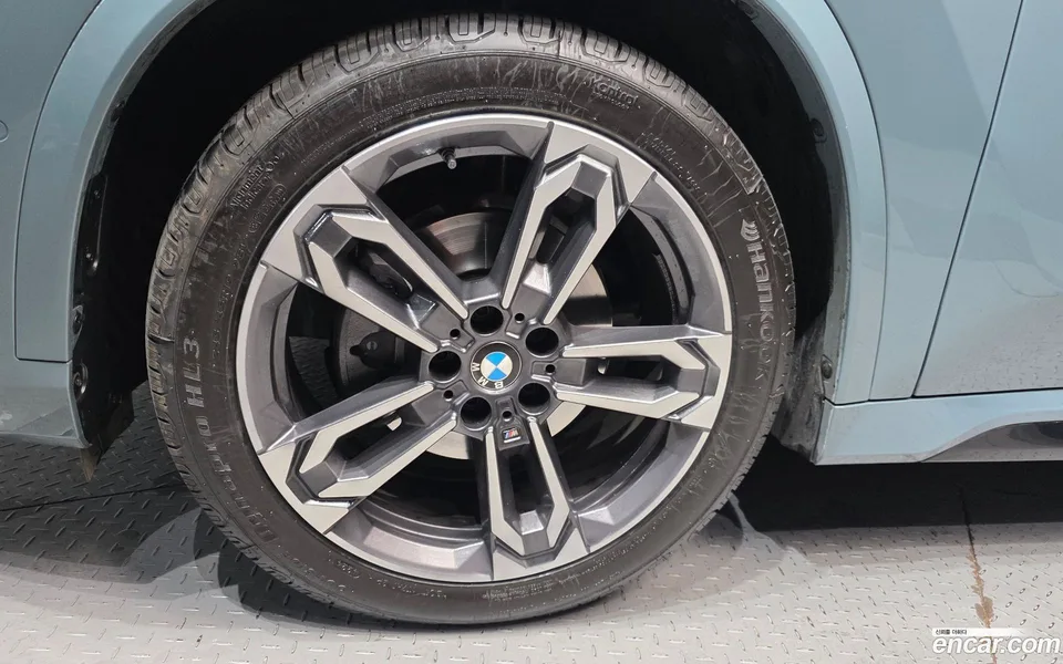 BMW X1 xDrive 20i M 2024 — миниатюра 2