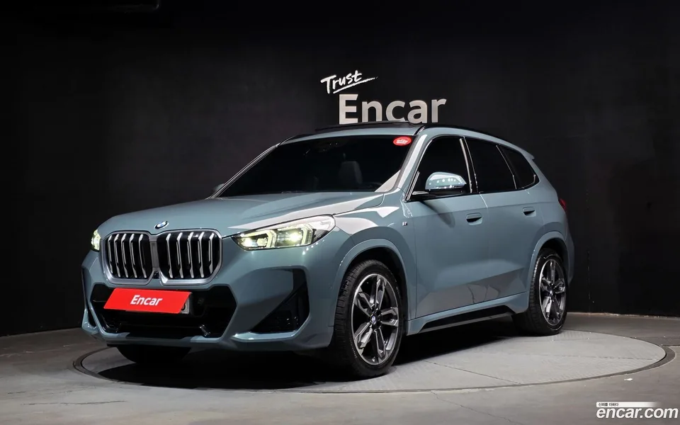 BMW X1 xDrive 20i M 2024 — фото 1, купить с доставкой в Москву