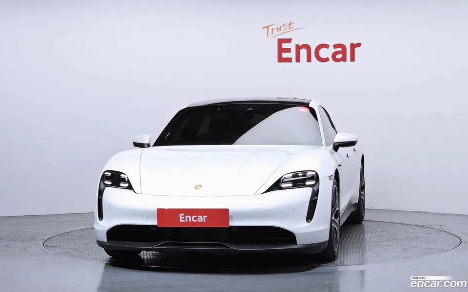 Porsche Taycan 2023 — миниатюра 3