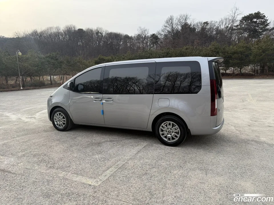 Hyundai Staria HEV 1.6 5 2024 — миниатюра 2