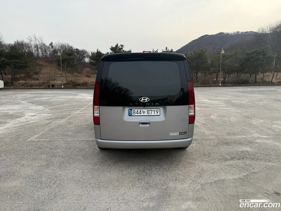 Hyundai Staria HEV 1.6 5 2024 — миниатюра 4
