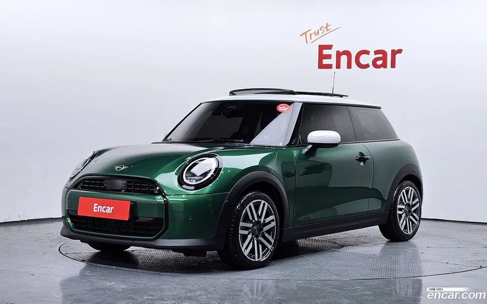 MINI Cooper C 2025 — фото 1, купить с доставкой в Москву