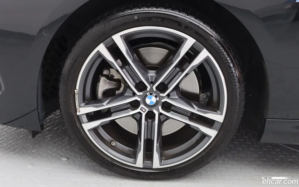 BMW 2 Series Gran Coupe 220i M 2023 — миниатюра 2
