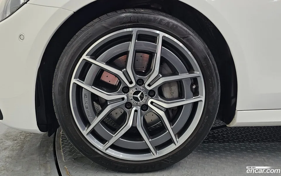 Mercedes-Benz E-Class E220d 4MATIC AMG Line 2022 — миниатюра 5