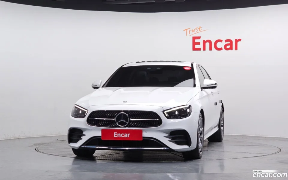 Mercedes-Benz E-Class E220d 4MATIC AMG Line 2022 — фото 1, купить с доставкой в Москву