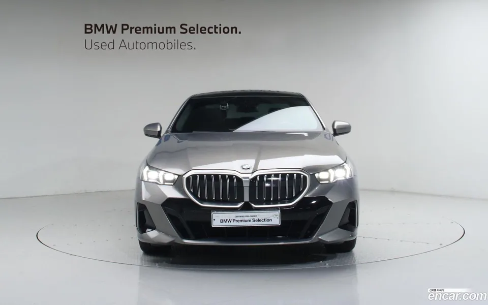 BMW 5 Series 523d M 2025 — миниатюра 2
