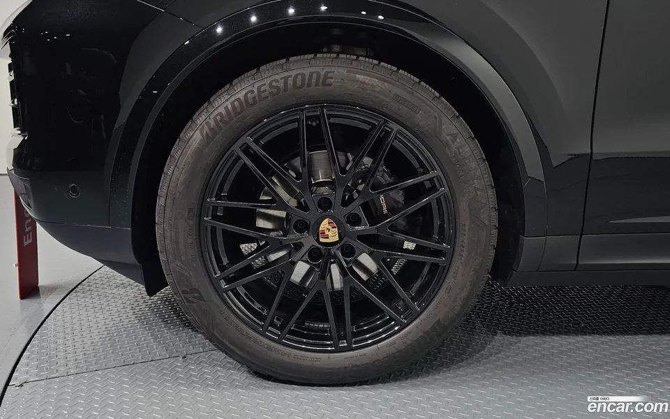 Porsche Cayenne 3.0 2024 — миниатюра 5
