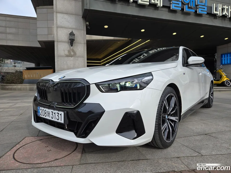BMW 5 Series 530i xDrive M 2024 — photo 1, buy with delivery to Moscow