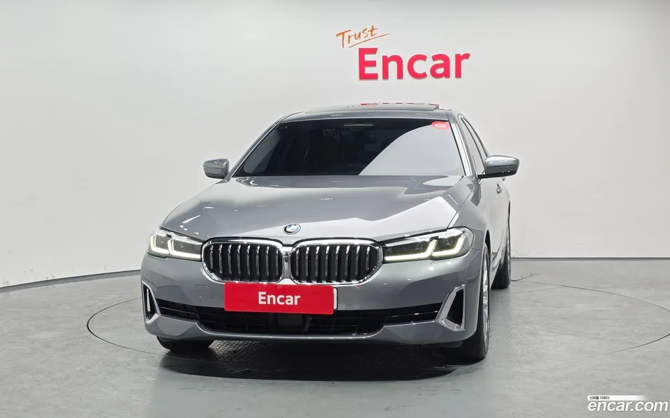 BMW 5 Series 520i 2023 — миниатюра 3