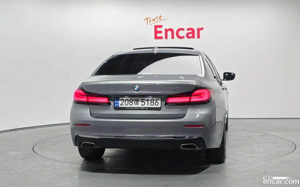 BMW 5 Series 520i 2023 — миниатюра 4