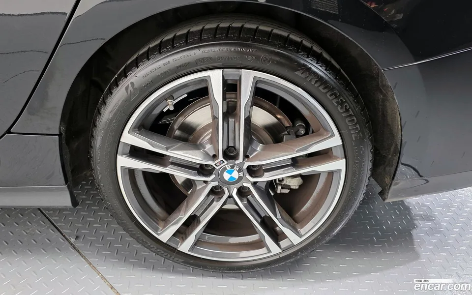 BMW 2 Series Gran Coupe 220i M 2024 — миниатюра 2
