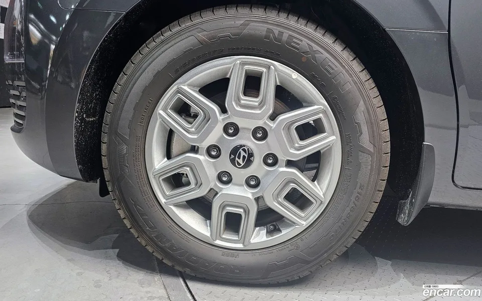 Hyundai Staria 4WD 11 2025 — миниатюра 2
