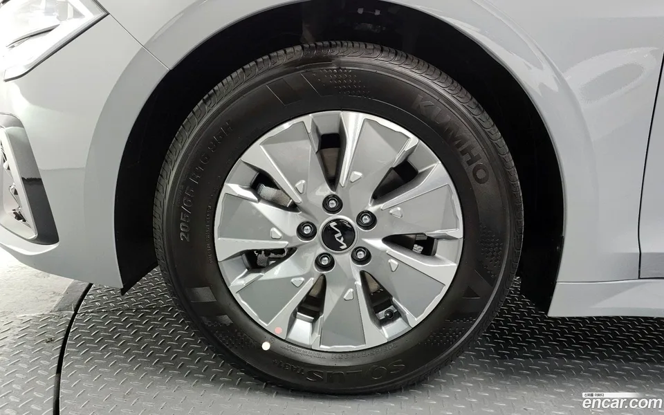 Kia K5 Hybrid 2025 — миниатюра 2