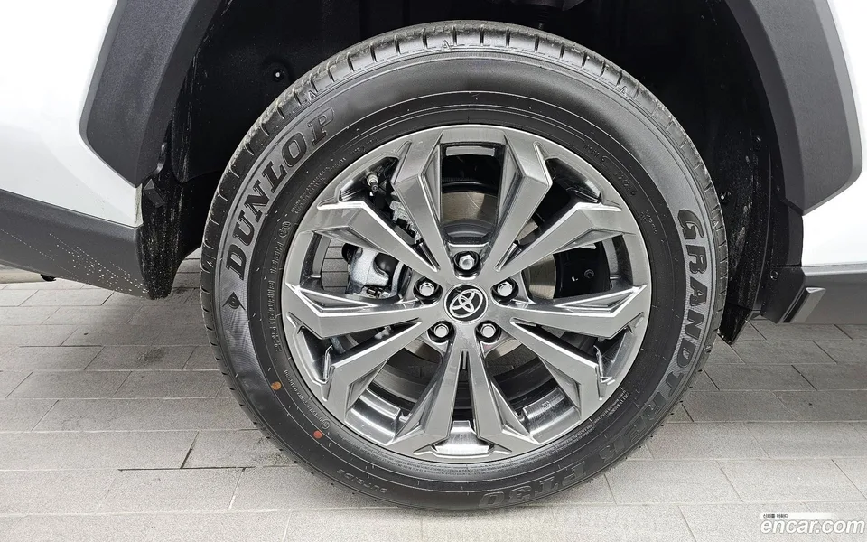 Toyota RAV4 2.5 4WD LTD 2025 — миниатюра 2