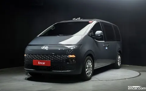 Hyundai Staria 2025 buy in Moscow