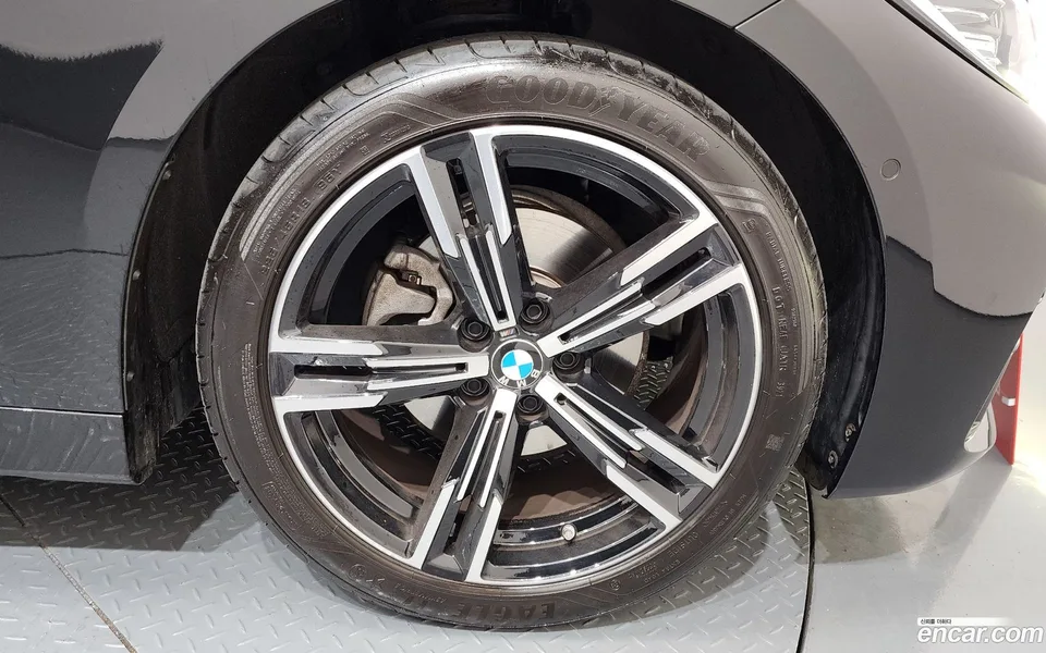 BMW 4 Series 420i M 2022 — миниатюра 2