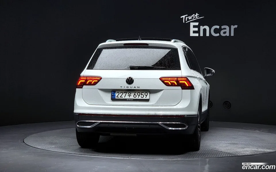 Volkswagen Tiguan 2.0 TDI 2023 — миниатюра 4
