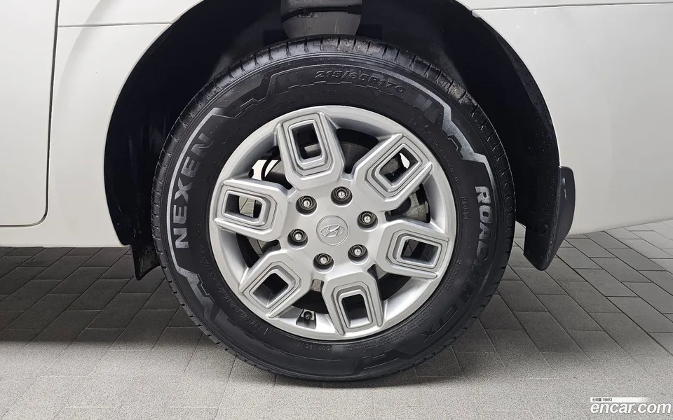 Hyundai Staria 5 2022 — миниатюра 2