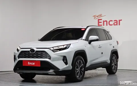 Toyota RAV4 2025 buy in Moscow