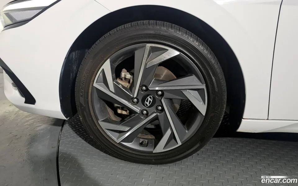 Hyundai Avante CN7 1.6 2024 — миниатюра 2