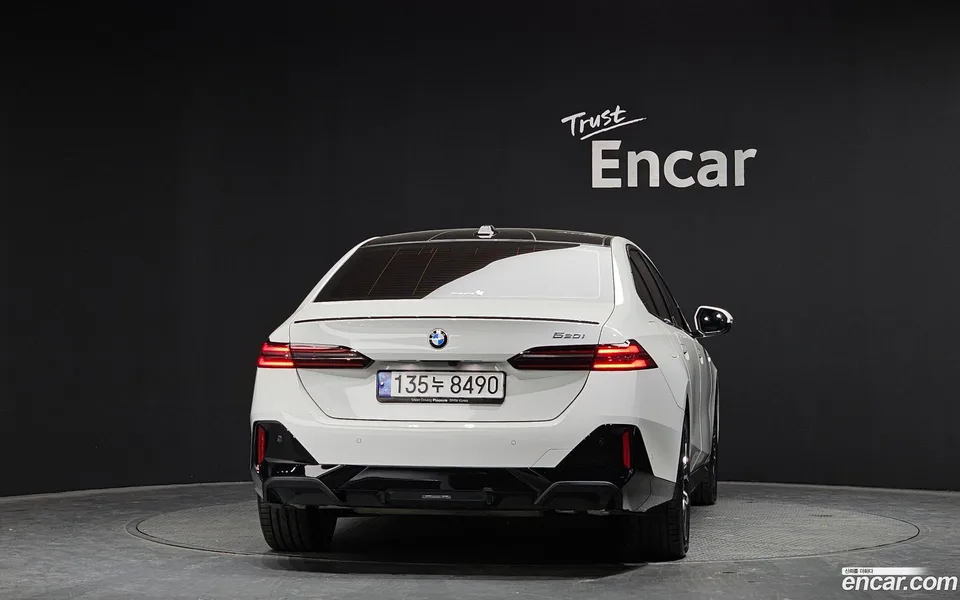 BMW 5 Series 520i M 2024 — миниатюра 4