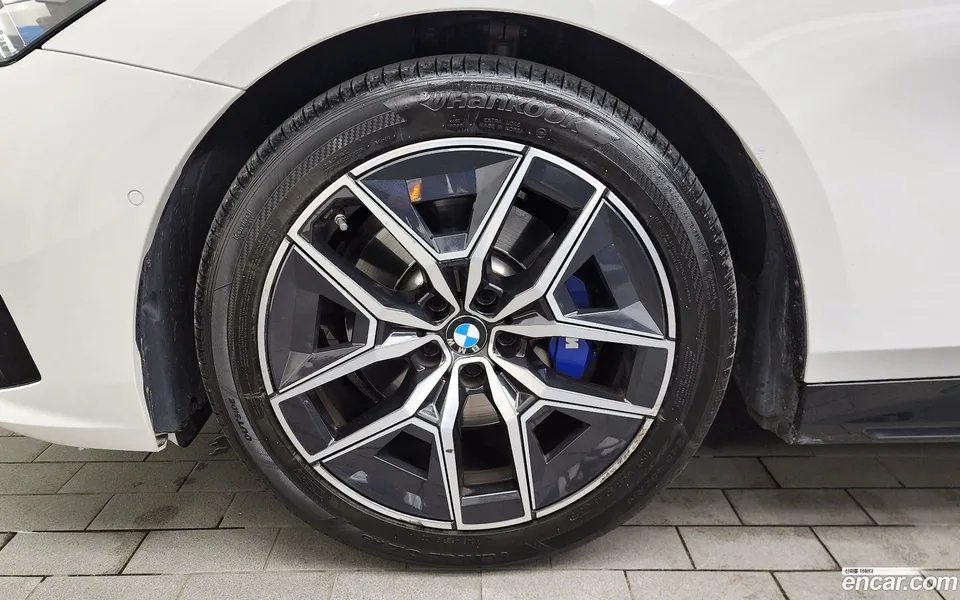 BMW 5 Series 523d M 2025 — миниатюра 2