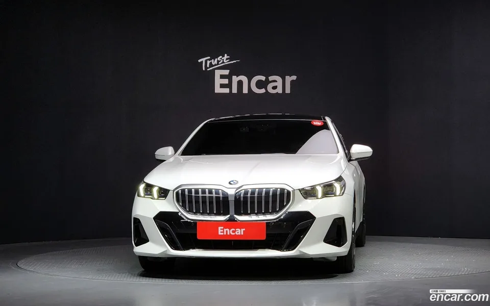 BMW 5 Series 523d M 2025 — миниатюра 3